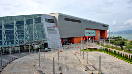 Guide vanes turn up pressure at HK centre